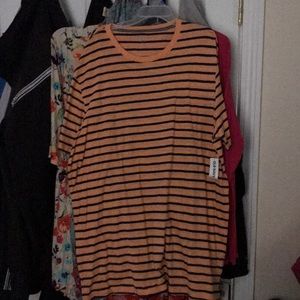 Old navy striped T-shirt